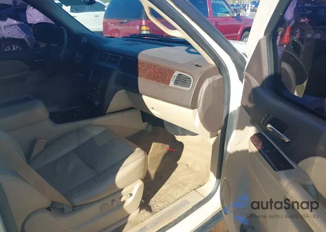 2010 GMC Yukon Xl 1500 Denali из США, поврежденный, VIN 1GKUKMEF5AR158853